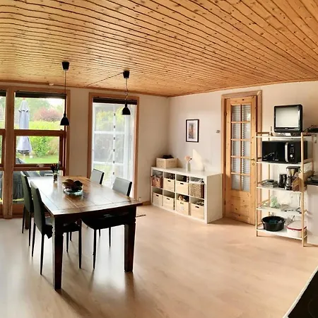 Holiday home Spacey And Charming 300 M. From Tjorneholm