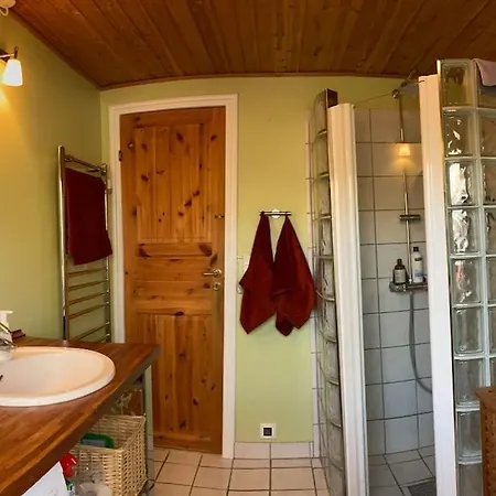 Holiday home Spacey And Charming 300 M. From Tjorneholm